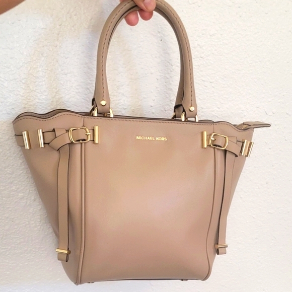 Like New Michael Kors Amelia Top Zip Small Tote Bag Truffle Gold Leather zip - Picture 1 of 9